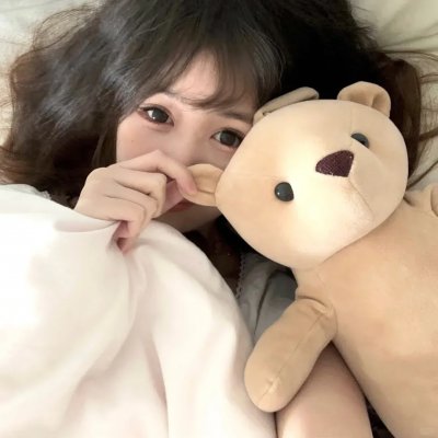 绿衣女子